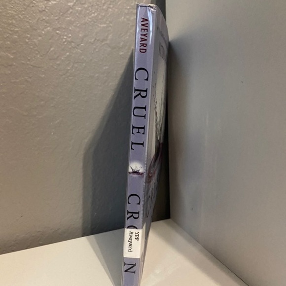 Cruel Crown (Red Queen Novella) - Picture 2 of 7